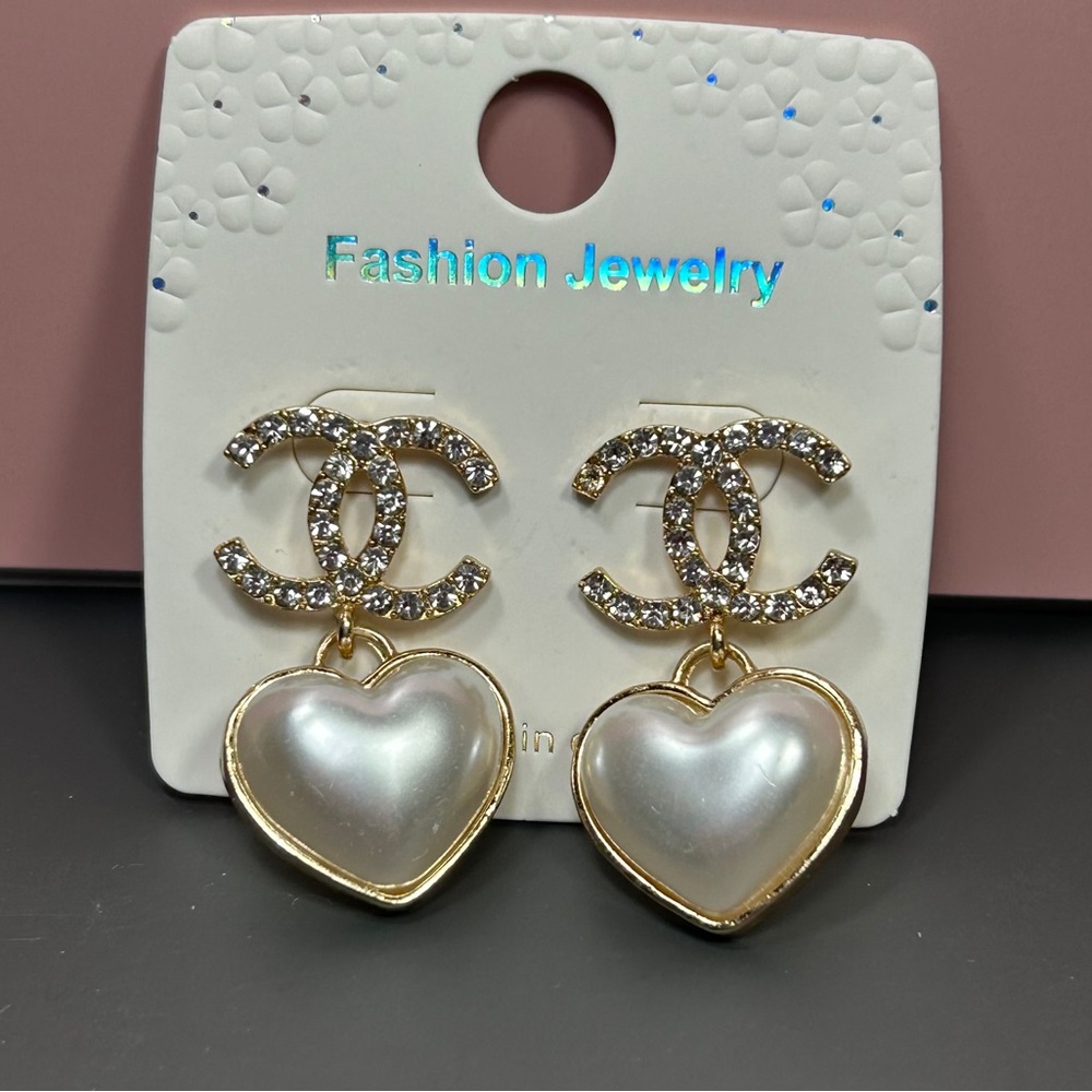Trendy Gold Pearl & Rhinestone Dangle Earrings - Picture 2 of 4